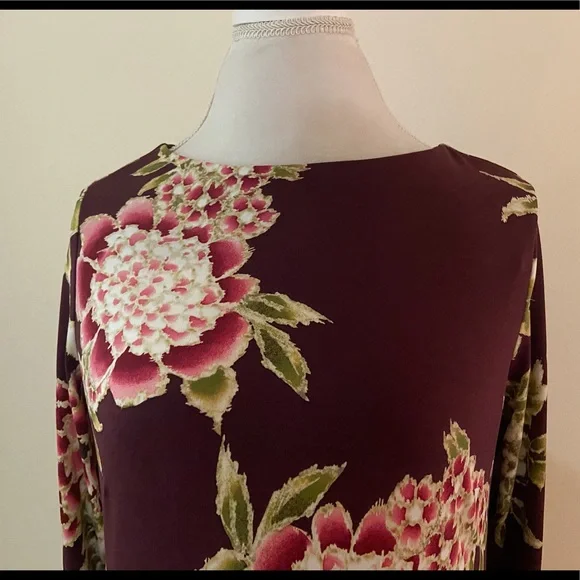 😍BEAUTIFUL Burgundy Dress w/Flower Print - Picture 2 of 6